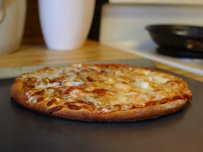 800px-pizza_6_bg.jpg