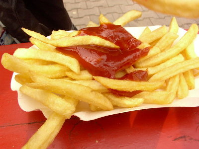 800px-pommes_frites_ketschup.jpg