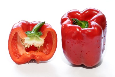 800px-red_capsicum_and_cross_section.jpg